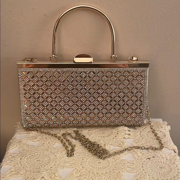Elegant Gold and Silver Clutch Bag - Picture 3 of 6